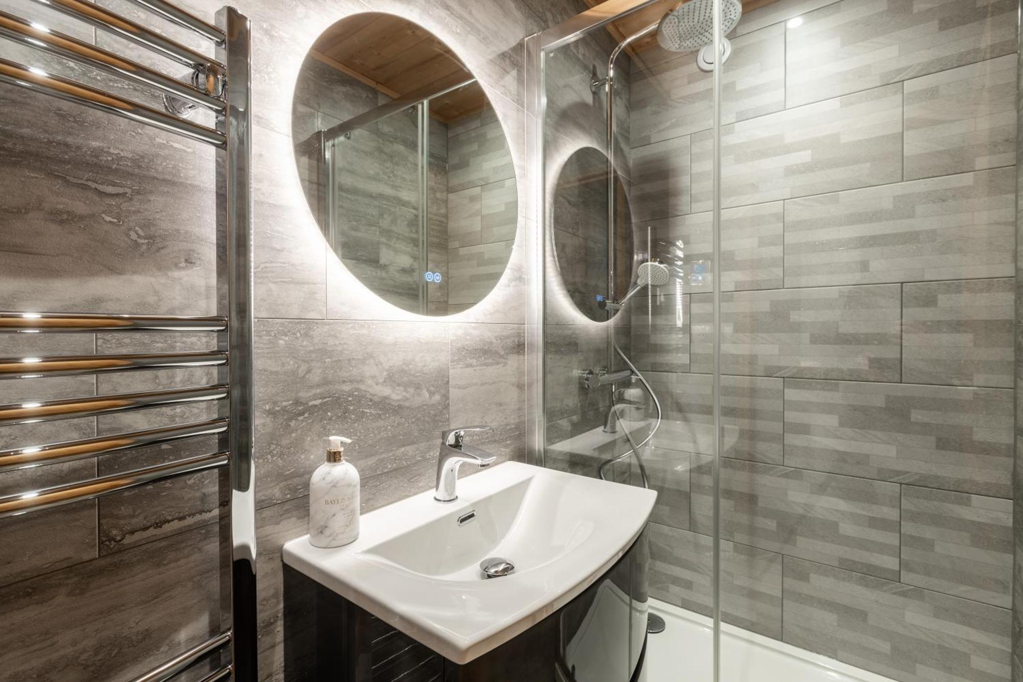 Chalet Le Saint Georges, Morzine, Proche Centre エクステリア 写真
